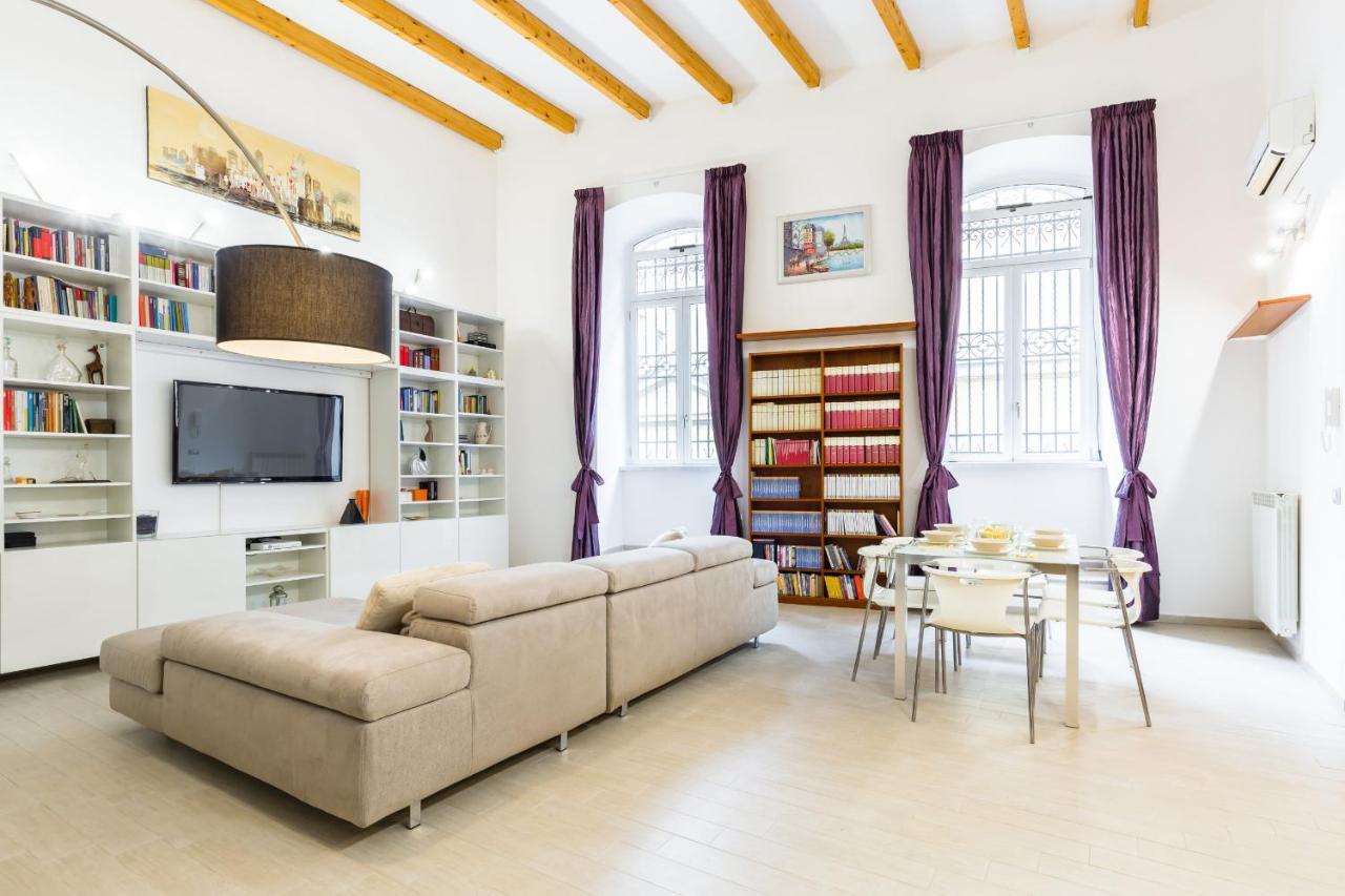 Ma Maison - Family Apartment At The Historical Center Наполи Екстериор снимка