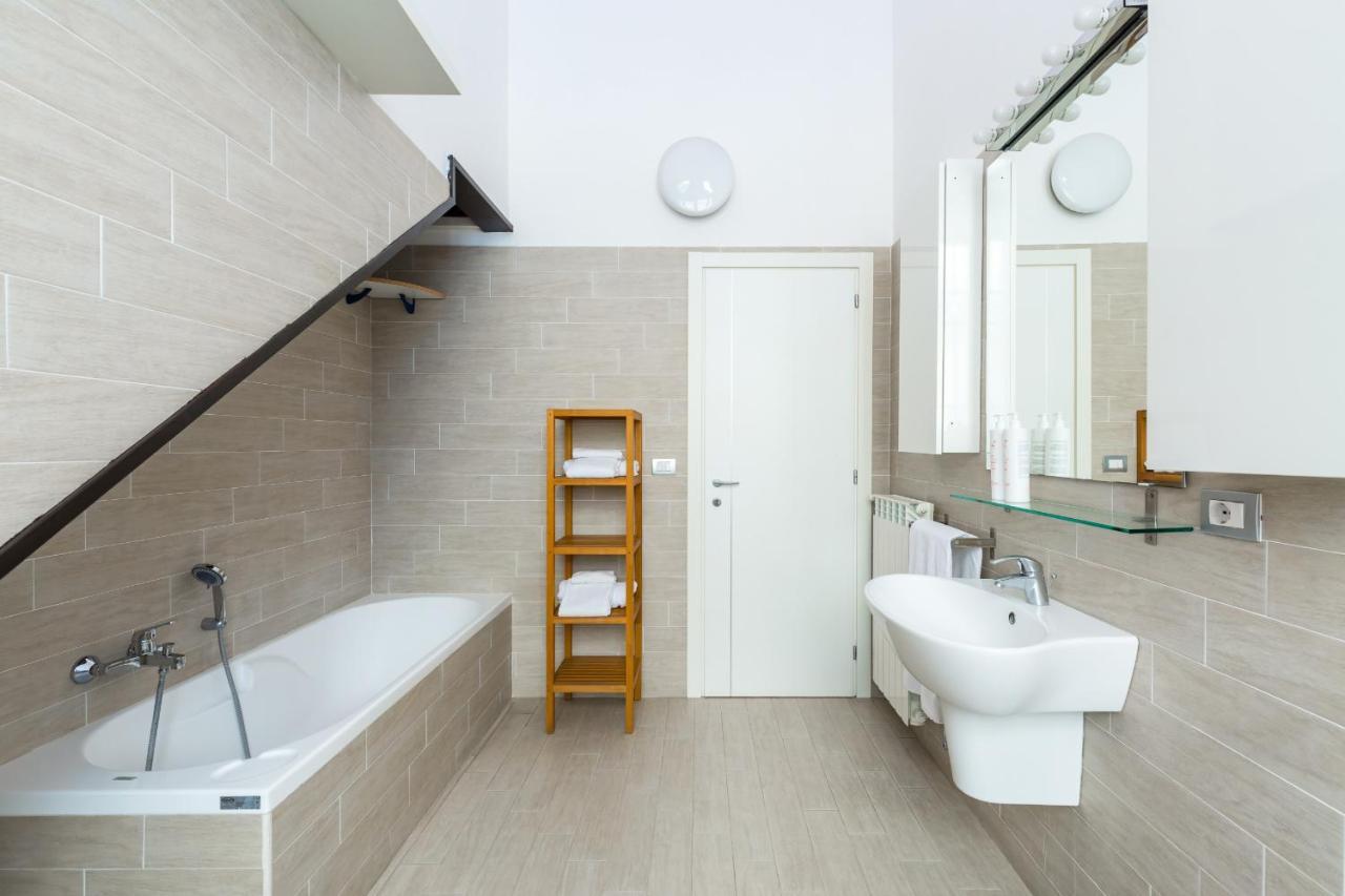 Ma Maison - Family Apartment At The Historical Center Наполи Екстериор снимка