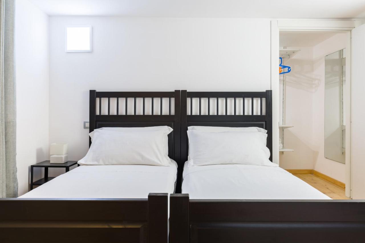 Ma Maison - Family Apartment At The Historical Center Наполи Екстериор снимка
