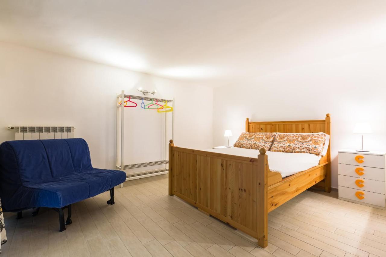 Ma Maison - Family Apartment At The Historical Center Наполи Екстериор снимка